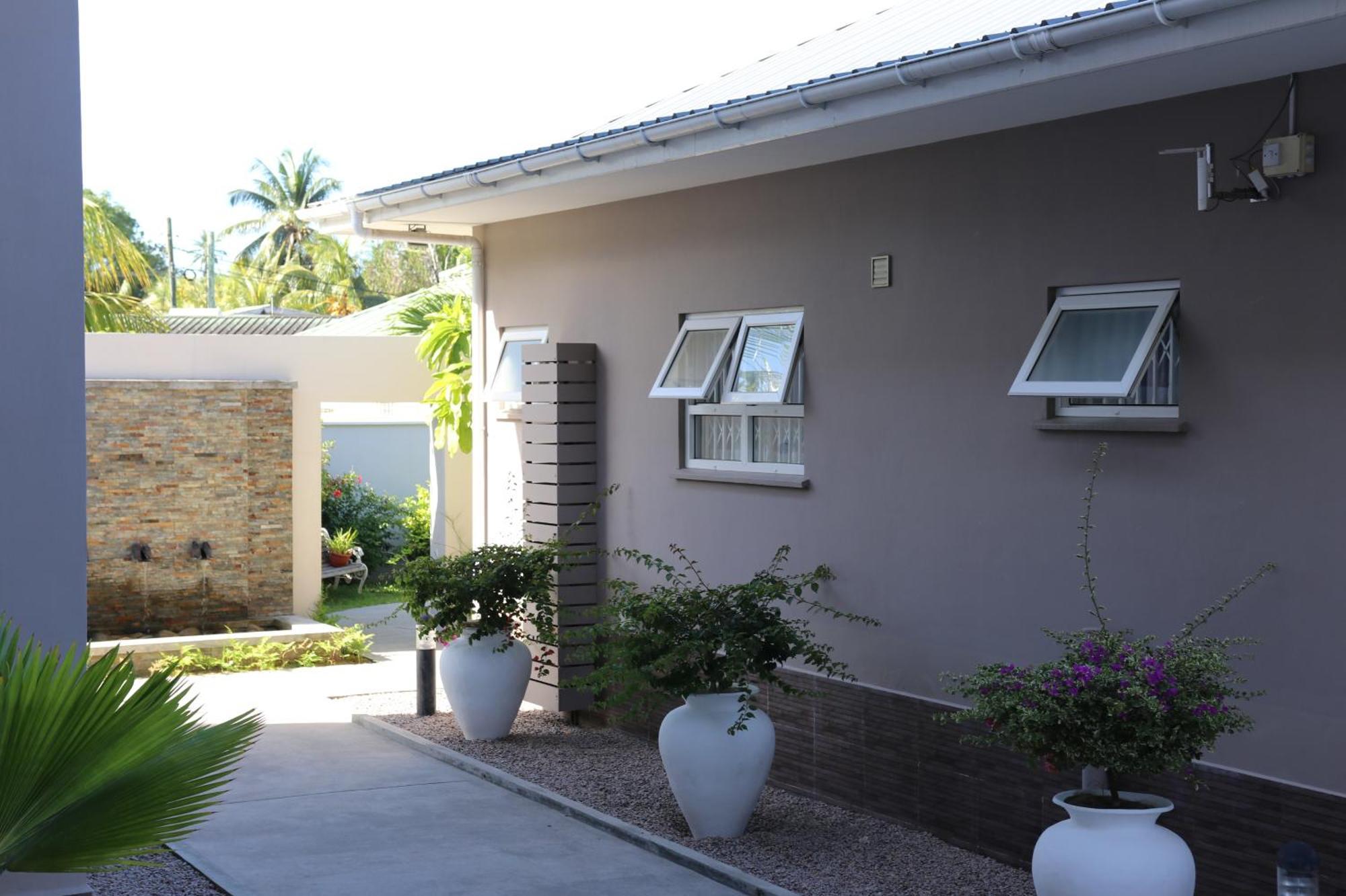 Hotel La Roussette Anse aux Pins Exterior foto